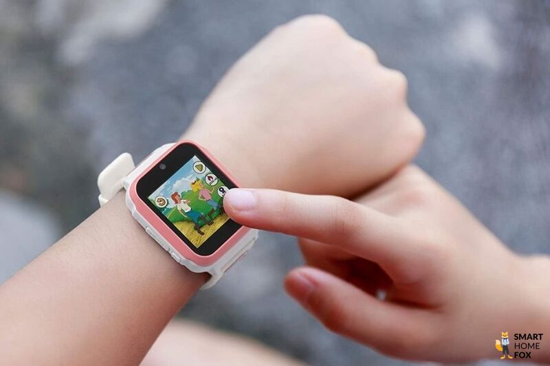 Man sieht die Bibi und Tina Kidswatch.